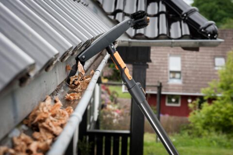 Professional Gutter Cleaning in Hampton